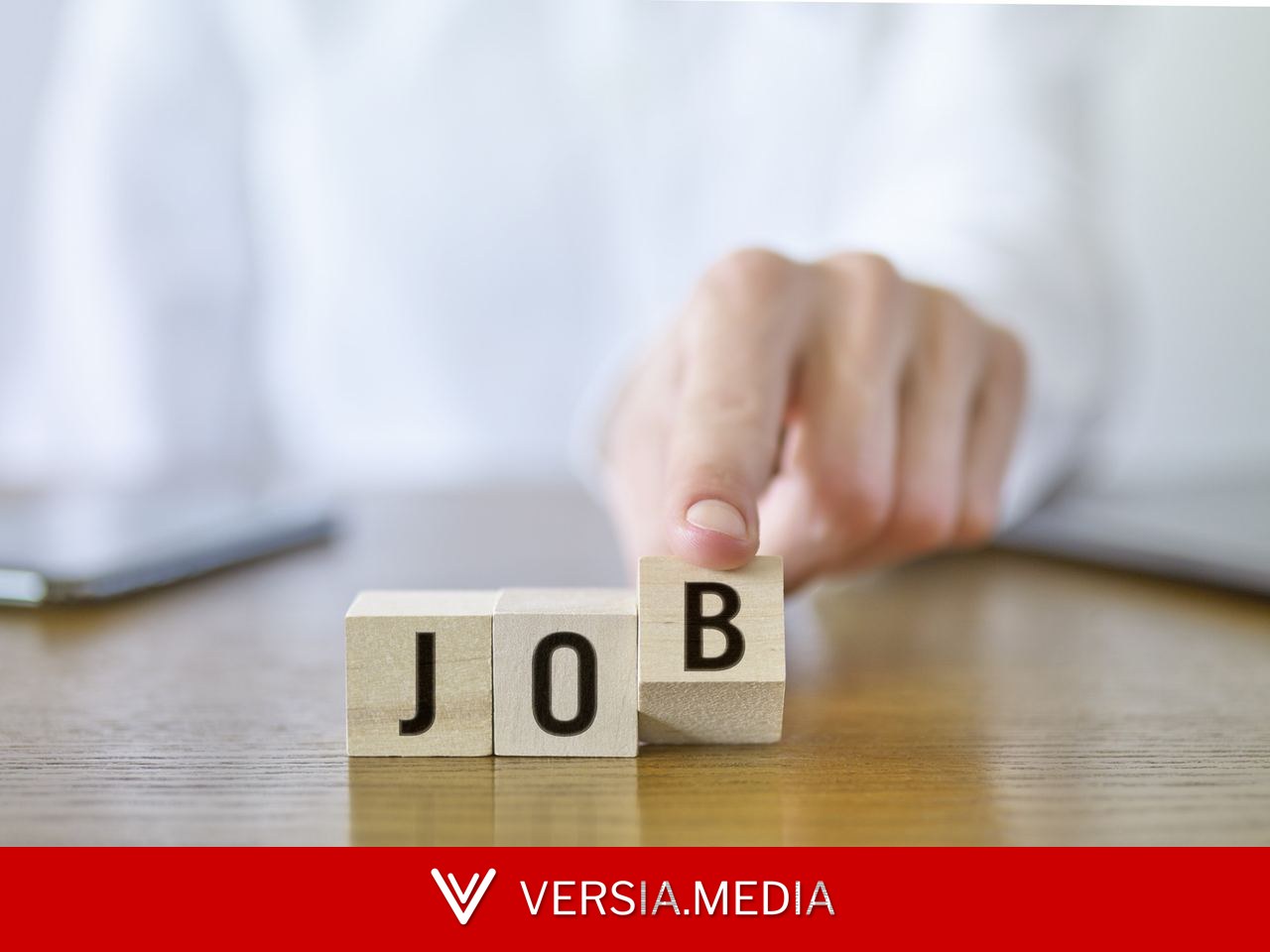 Relatório Jolts: mercado de trabalho segue aquecido nos EUA; entenda efeito nos juros e na bolsa