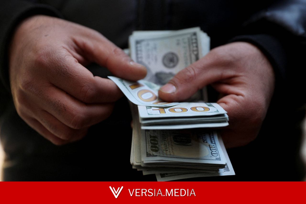Dólar sobe 0,45%, a R$ 5,08, reagindo à pesquisa eleitoral e à espera de Super Quarta