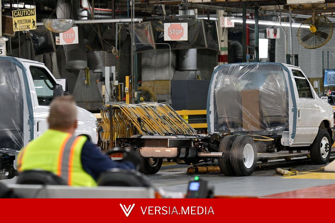 Após falhas da IA, Ford contrata centenas de engenheiros veteranos