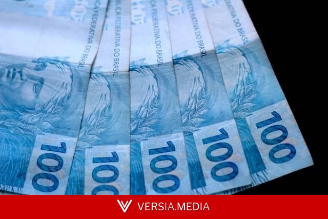 Taxas de DIs sobem ao fim da sessão após EUA revogarem licença para petróleo iraniano